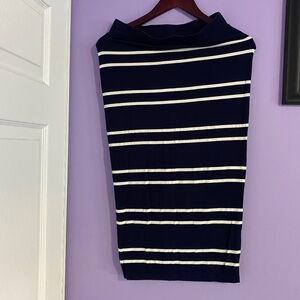 Suzy Shier Navy Skirt S